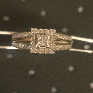 Elegant Gold and Silver Women's Ring